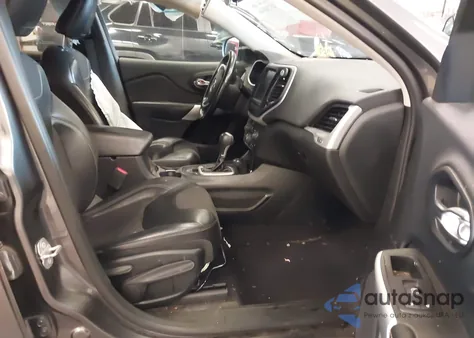 2018 Jeep Cherokee Latitude Plus 4X4 from USA, damaged, VIN 1C4PJMLB6JD586178